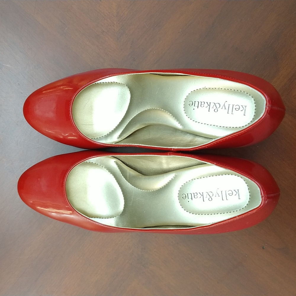 Red Pumps